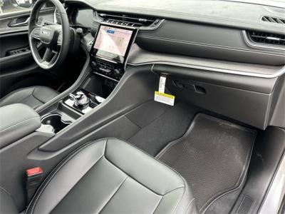 New 2024 Jeep Grand Cherokee Limited  in Anaheim, CA 12