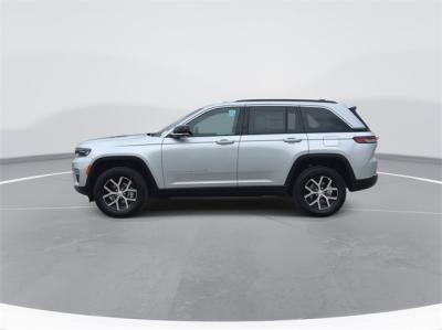 New 2024 Jeep Grand Cherokee Limited  in Anaheim, CA 4