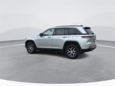New 2024 Jeep Grand Cherokee Limited  in Anaheim, CA 5