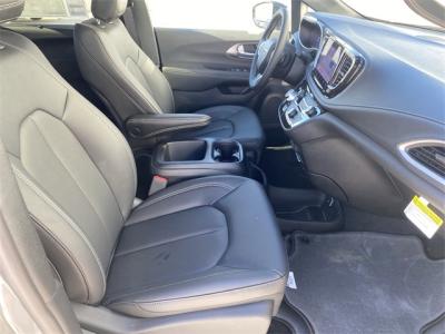 New 2025 Chrysler Pacifica Select  in Anaheim, CA 11