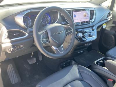 New 2025 Chrysler Pacifica Select  in Anaheim, CA 14