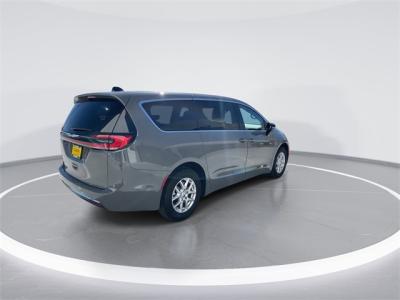 New 2025 Chrysler Pacifica Select  in Anaheim, CA 7