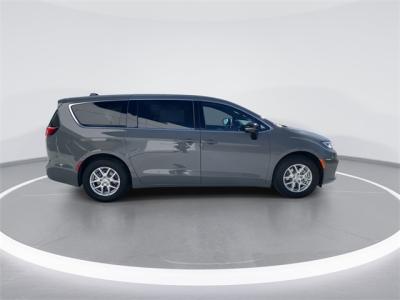 New 2025 Chrysler Pacifica Select  in Anaheim, CA 8