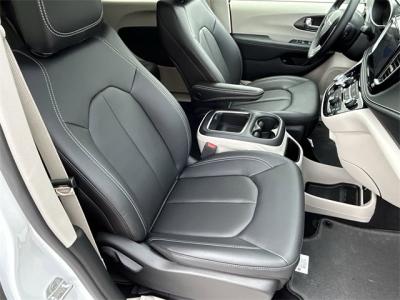 New 2024 Chrysler Pacifica Hybrid Select  in Anaheim, CA 10