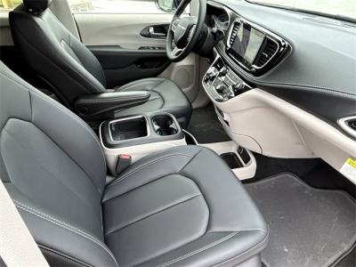 New 2024 Chrysler Pacifica Hybrid Select  in Anaheim, CA 11