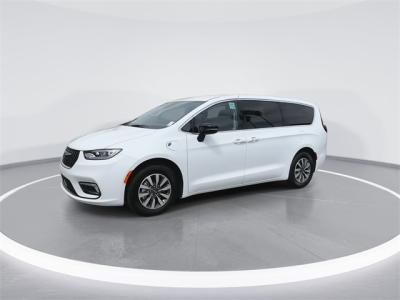 New 2024 Chrysler Pacifica Hybrid Select  in Anaheim, CA 3