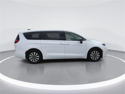 New 2024 Chrysler Pacifica Hybrid Select  in Anaheim, CA 8
