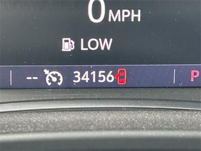 Used 2022 GMC Acadia SLT  in Anaheim, CA 4
