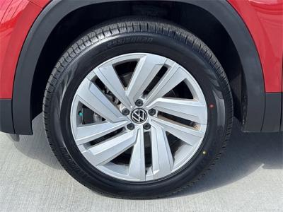 Used 2020 Volkswagen Atlas Cross Sport 2.0T SE w/Technology  in Anaheim, CA 9