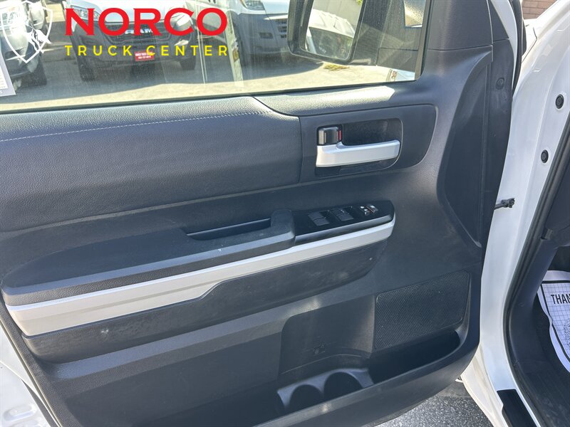 Used 2019 Toyota Tundra SR5 Extended Cab Short Bed in Norco, CA 8 Used 2019 Toyota Tundra SR5 Extended Cab Short Bed in Norco, CA 8