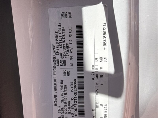 Used 2019 Ford F-550 Super Duty Stake Bed w/ Liftgate in Norco, CA 17