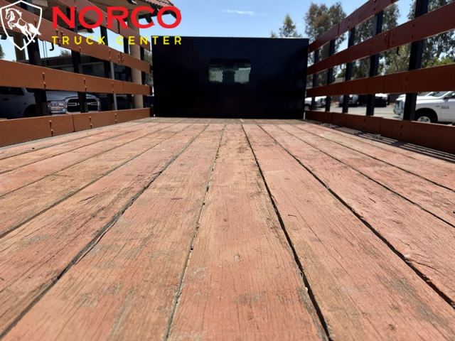 Used 2019 Ford F-550 Super Duty Stake Bed w/ Liftgate in Norco, CA 9