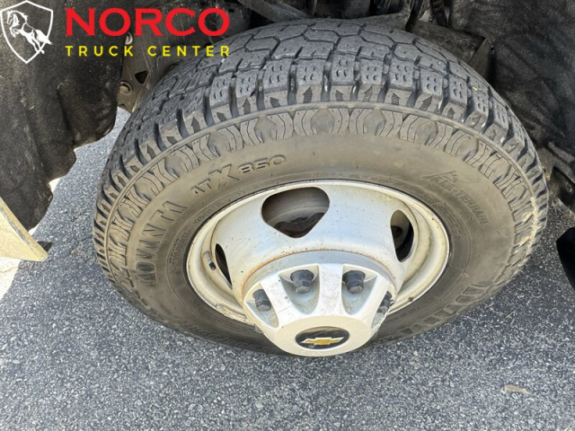 Used 2017 Chevrolet Silverado 3500HD CC Work Truck,12' Stake Bed w/ Liftgate in Norco, CA 7