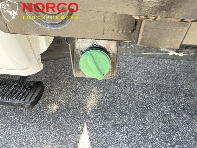 Used 2017 Chevrolet Silverado 3500HD CC Work Truck,12' Stake Bed w/ Liftgate in Norco, CA 9
