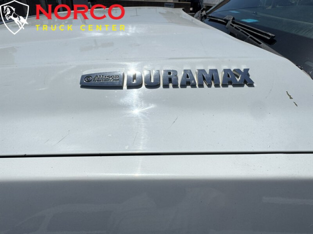 Used 2017 Chevrolet Silverado 3500HD CC Work Truck,12' Stake Bed w/ Liftgate in Norco, CA 10