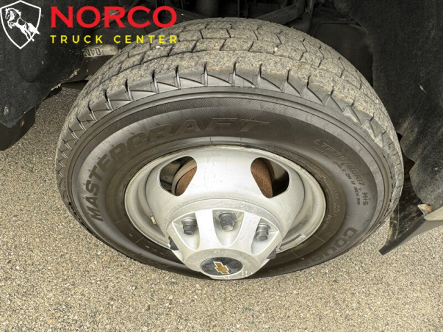 Used 2019 Chevrolet Silverado 3500HD CC Work Truck 9' Stake Bed w/ Liftgate in Norco, CA 13