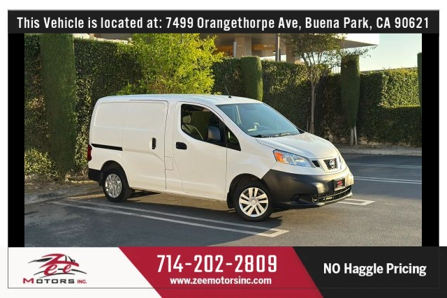 2017 Nissan NV200 S's photo