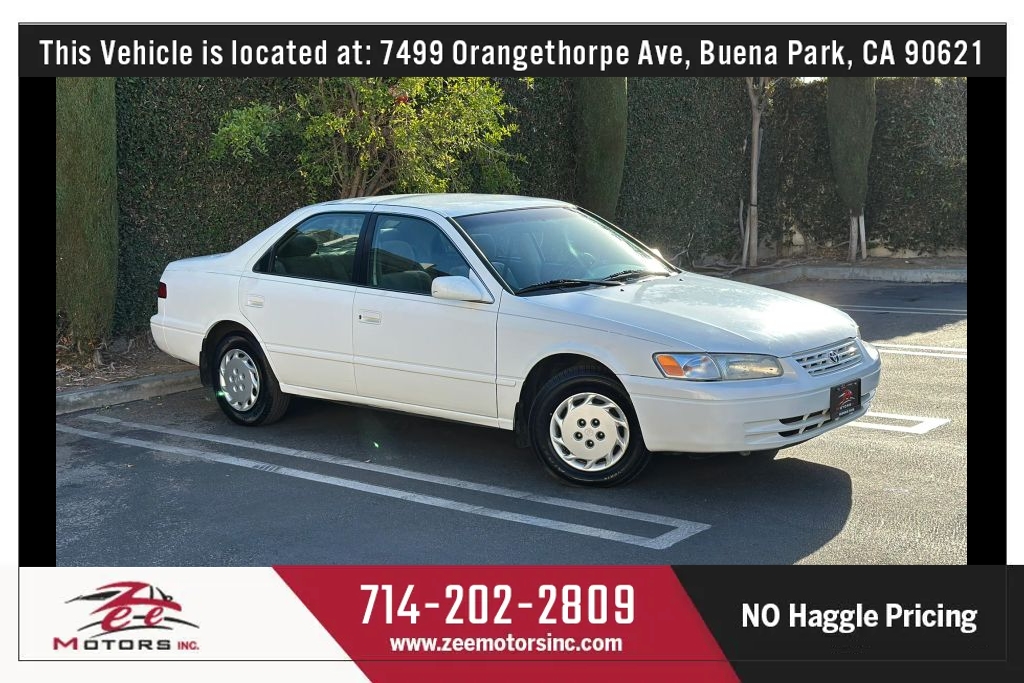 1998 Toyota Camry LE Sedan 4D