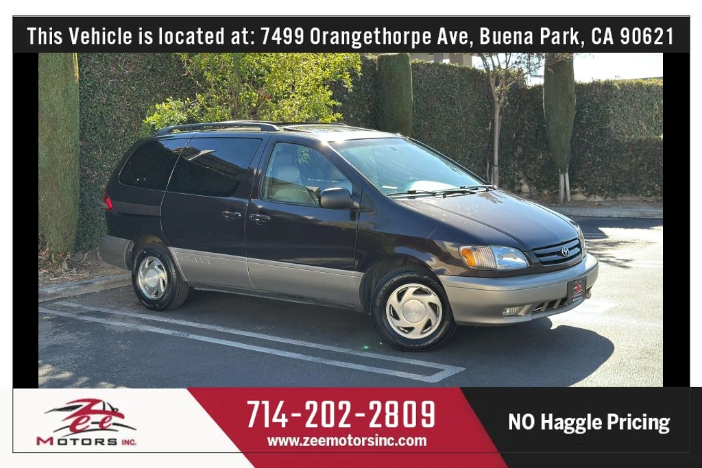 2001 Toyota Sienna XLE Minivan