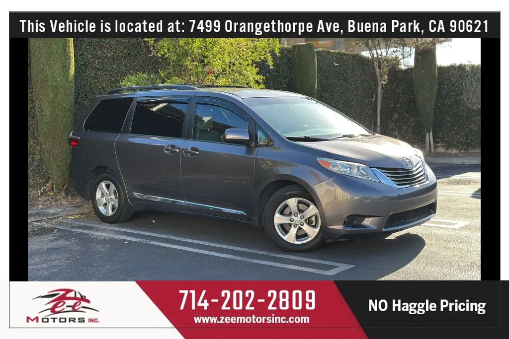 2015 Toyota Sienna LE Minivan 4D